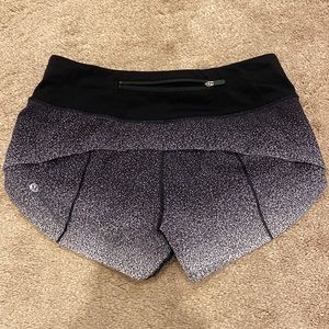 Lululemon black and white dotted Speed Up Low-Rise Shorts Inseam: 2.5” size: 2